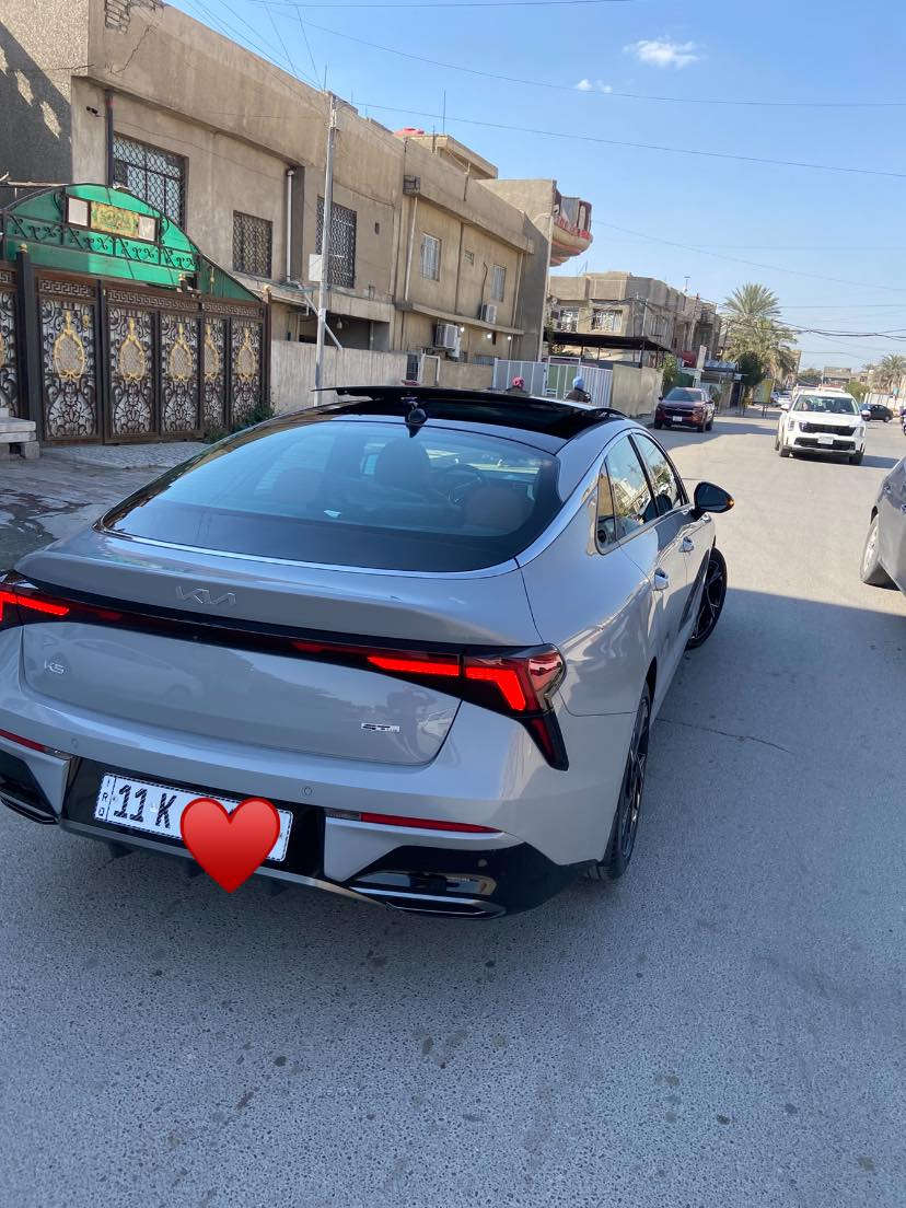 السلام عليكم 
كي فايف موديل 25
ماشية حالين 14 ميل 
لون سمنتي داخل احمر 
السياره اعلى فئه جتي لاين
حادثها بنيد وجاملغ صفحت اليمنى للعلم بنيد دعاميه نفس الون 
المواصفات 
بنوراما 
بصمه 
لد امامي خلفي ولد ترحيب
كشن كهرباء 
تدفئه بالكشن
تحديد مسار 
قياده ذاتيه
سماعات BOSS 🔊 
رادار 360درجه
حساس امامي خلفي 
شاشه كار بلي متصله
شاحن واير ليس 
سايد بريك بصمه 
مكينه 2500 تنفس طبيعي 
وباقي المواصفات المعروفه
سياره رقم بغداد مكان السياره الدوره او الحارثيه
السعر 220
للاتصال 
***********
