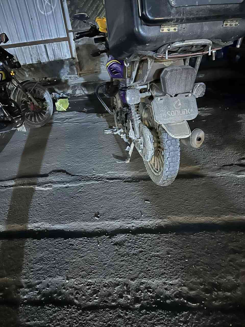 السلام عليكم سونك مديل 2025 ظاغطه وزنجيل دراجه خير من الله مكينه ممفتوحه بس باتريها ضعيف ول دبل الامامي ذاب دهن مكان الشعب السعر 800 وبيها مجال بسيط حك الجيه رقم ***********
