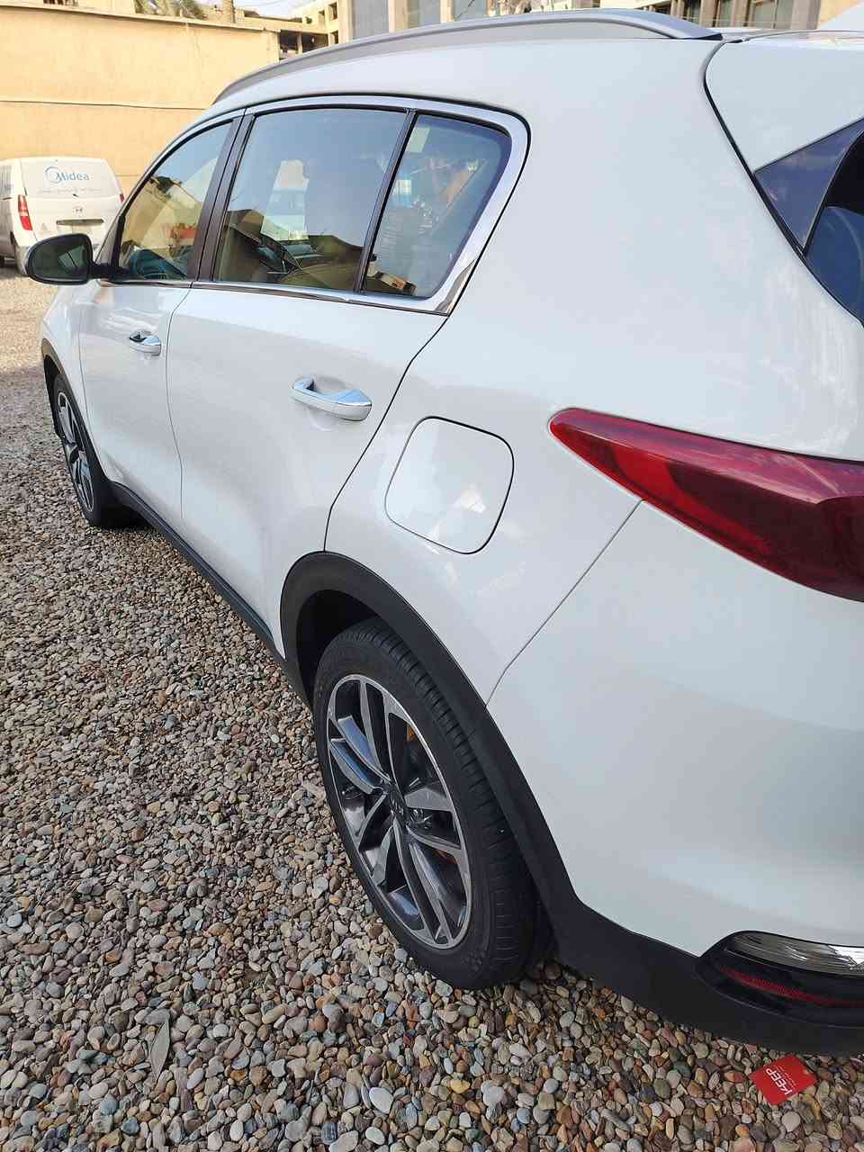 خليجي مكينه ٢٠٠٠ دوش رقم بغداد بسمي مشروع وطني سنويه ٢٠٢٧ بيها قطعه صبغ فقط جاملغ عكس السايق بدون دواخل
مكان السياره بغداد
السعر ١٨٩ وبيها مجال جدا بسيط
للاستفسار ***********
