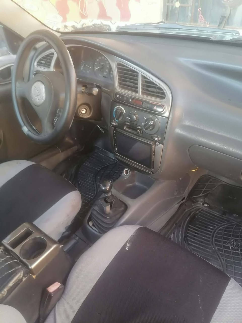 سلام عليكم ورحمه الله وبركاته دايو لورنس موديل 97 بلاديه خير من الله تخم تاير صدر امامي وخلفي جديد  غرفه جديده تبريد 🥶🥶🥶🥶 كهربائية الكل شغاله سياره كير محرك خير من الله بلاديه لك رقم بغداد نكلزي دولي شرط التحويل بغداد الشعب نهايت شارع الصحه *********** السعر 37 وبيه مجال بصيط
