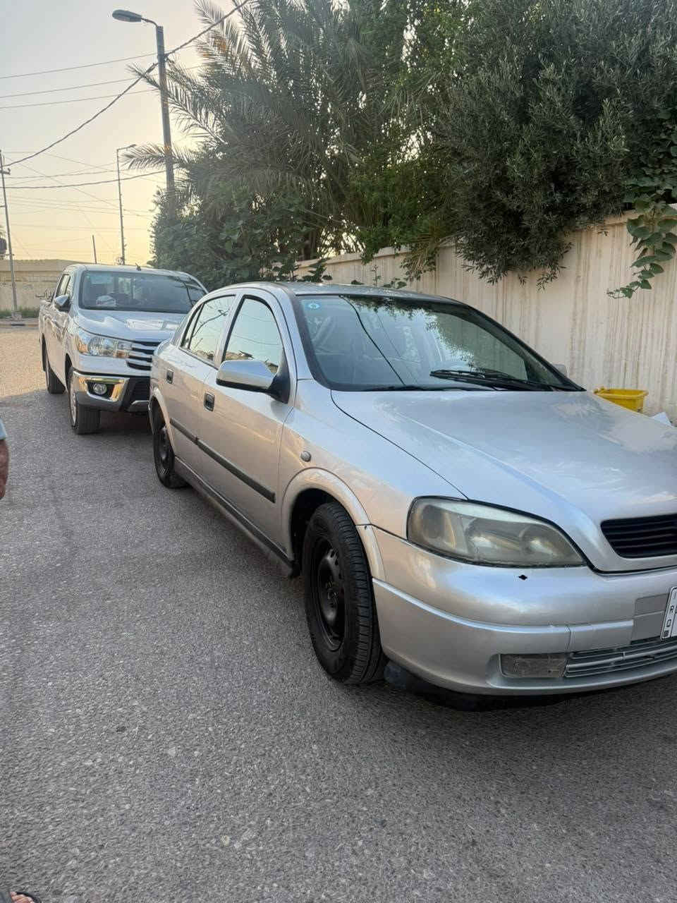 اوبل استرا 
٢٠٠٢ 
صبغ عام جماليه بسبب الجراد فقط
تبريد شغال ثلج 
ادامه كامله 
تحويل مباشر بأسمي السياره
مكاني واسط
السعر ٥٢$
***********

