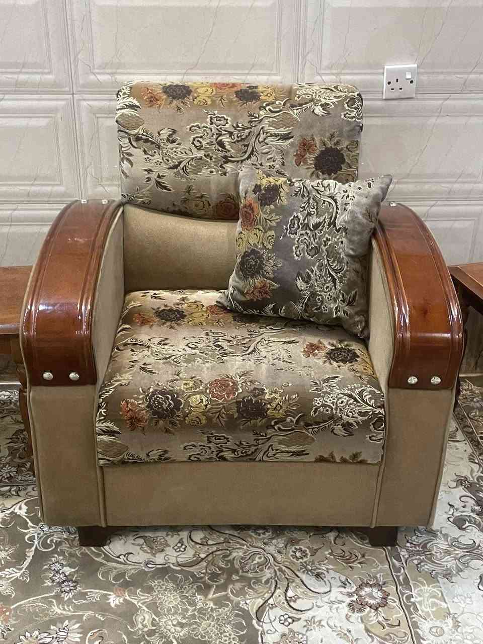 سلام عليكم نص تخم خمس مقاعد عراقي نضيف ب٢٠٠ وبي مجال مكان حي جميله لحجز خاص


**إذا كنت صاحب هذا الإعلان وتريد حذفه لأي سبب، رجاءا أرسل رسالة إلى الدعم الفني**