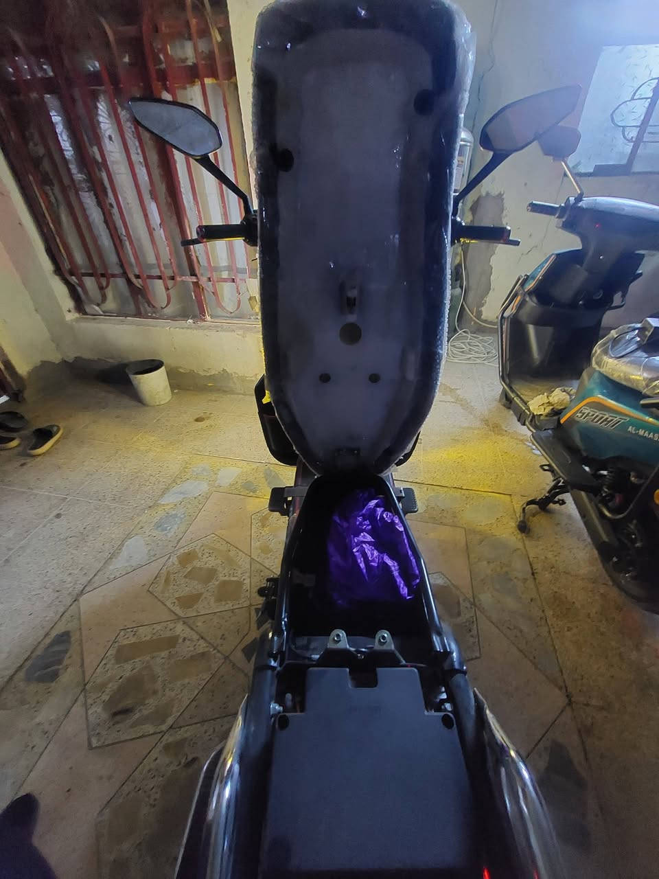 السلام عليكم
جبلي موديل 25
سته باتري يقرن كلهن 10 ع الفحص
بصمه دبل سويج 
كهرباياته فول 
السعر 550وبي مجال 
العنوان فلوجه 
تواصل مع الرقم تالي(***********
