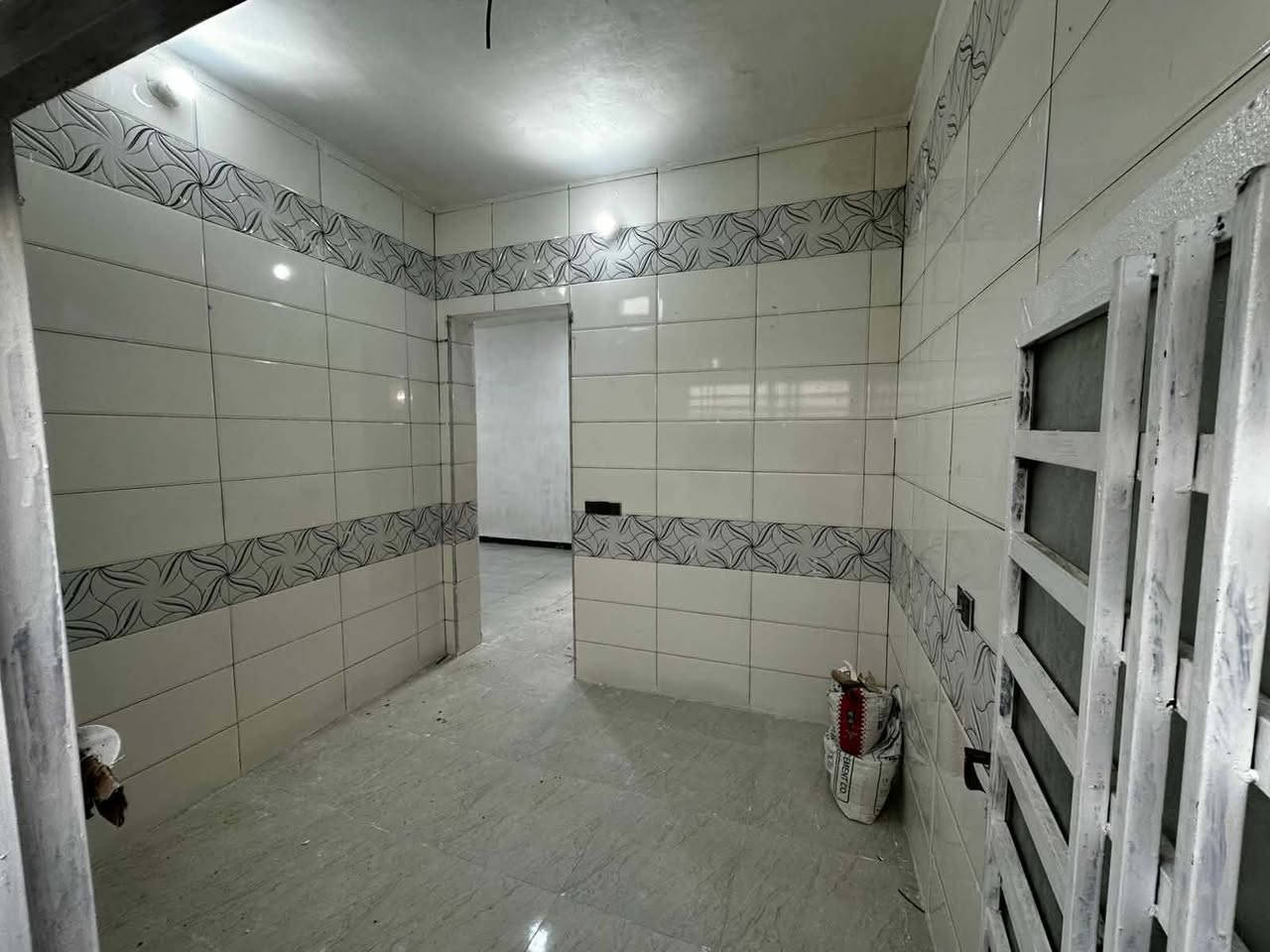 بيت للبيع ١٠٠متر سند ٢٥ طابو زراعي بااسمي مداور ثاني يوم يتكون من غرفه وصاله ومطبخ وبراني وصحيات داخليه وخارجيه مجمع الجوادين نهايه شارع ٣٠ منطقه سيد حبوب كافه الخدمات الاتصال على الرقم *********** ويوجد واتساب ع رقم ***********
