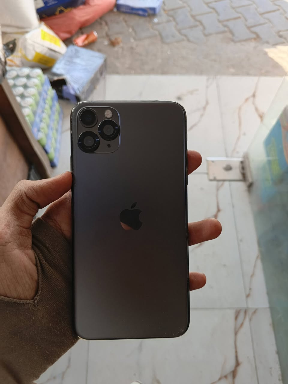 ايفون 11 برو ماكس ممبدل بي ايشي جهاز مال بيت فقط متوقف فيس ايدي والضربات باللزكة مو بالشاشة السعر 200 مكاني بغداد مدينة الصدر 
***********
