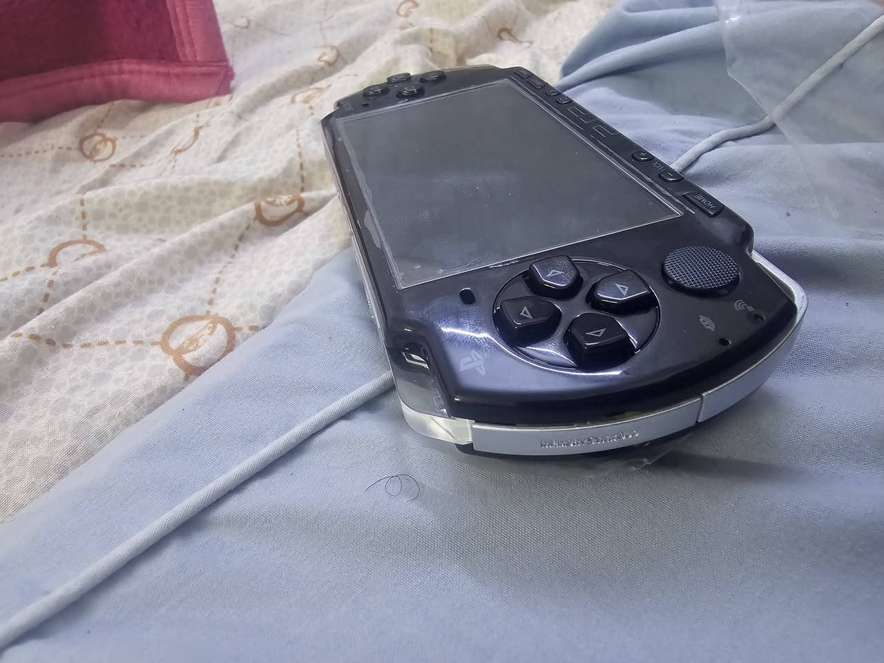 سلام عليكم شباب للبيع psp سعر ١٠٠ الف بعده بجيس يشغل اقراص وداخله العاب ذاكره ٣٢ وبي مجال عنوان بغداد زعفرانية وتوصيل موجود وملحقاته ولزكه لشاشه موجوده وكارتونه موجوده ***********
