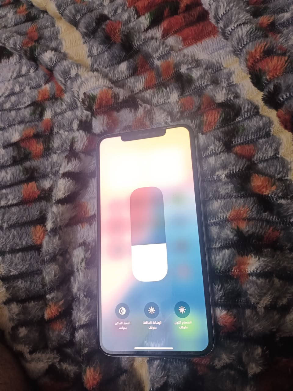 ايفون اكس ماكس ذاكره 512  كله شغال فقط بصمه وجه واكفه بافي شغال ضهر لزكه بي مال ايفون 13  السعر 160
***********
