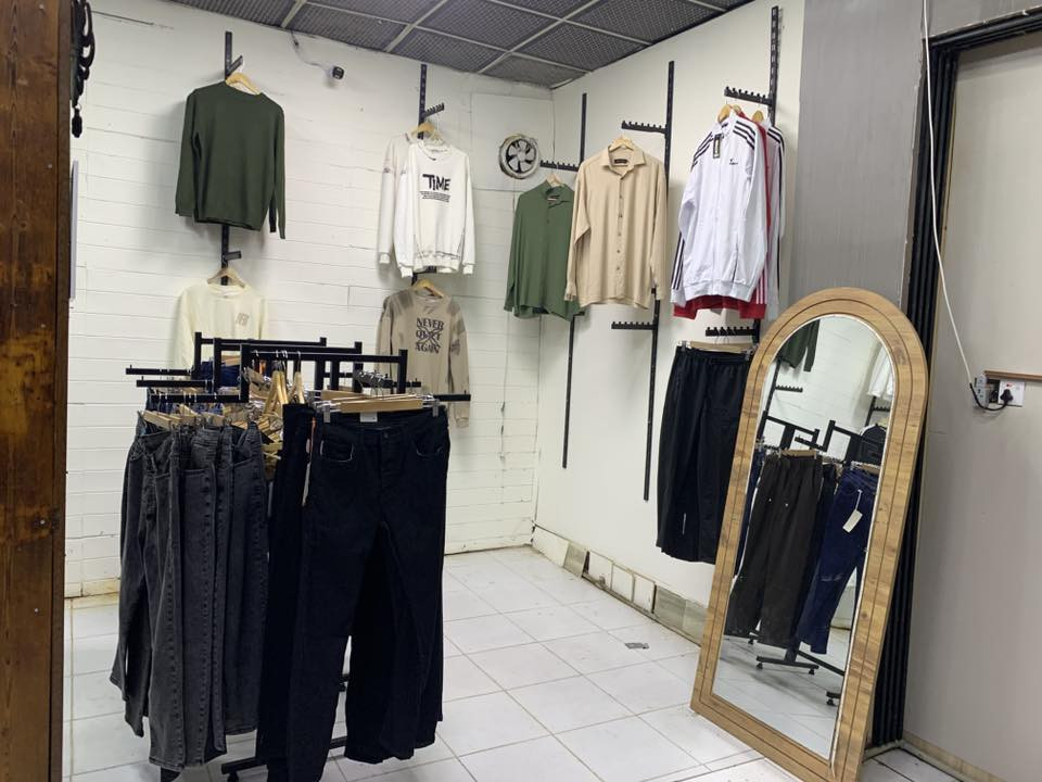 محل ملابس كامل للبيع
200 تعلاكه بجامه وبلوز 

سستم كامرات كامله 

ملكانات 2  جدد

60 بنطرون تركي خامه درجه اولى 

تقريبا بل محل 350 قطعه خامات درجه اولى 

ستاندات بنطرون 2 

السعر مليونين للتواصل خاص

عنوان كركوك القادسيه


**إذا كنت صاحب هذا الإعلان وتريد حذفه لأي سبب، رجاءا أرسل رسالة إلى الدعم الفني**