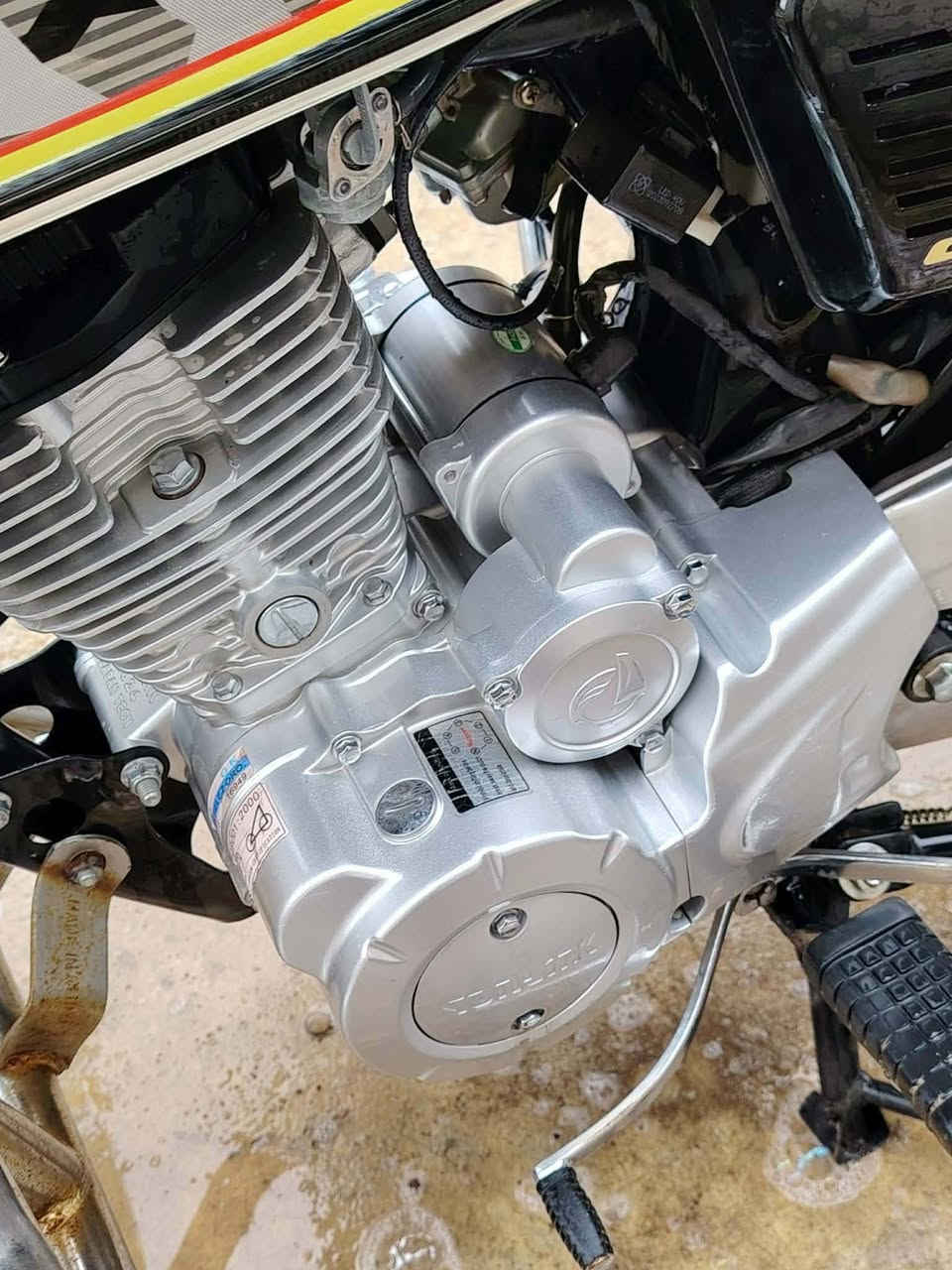 السلام عليكم
24
موطور سونك باب أول وزن ثقيل 
تشغيل عن بعد 
محرك 150 شرط ما مفتوح 
سعر 650.....
ويرهم مراوس


**إذا كنت صاحب هذا الإعلان وتريد حذفه لأي سبب، رجاءا أرسل رسالة إلى الدعم الفني**