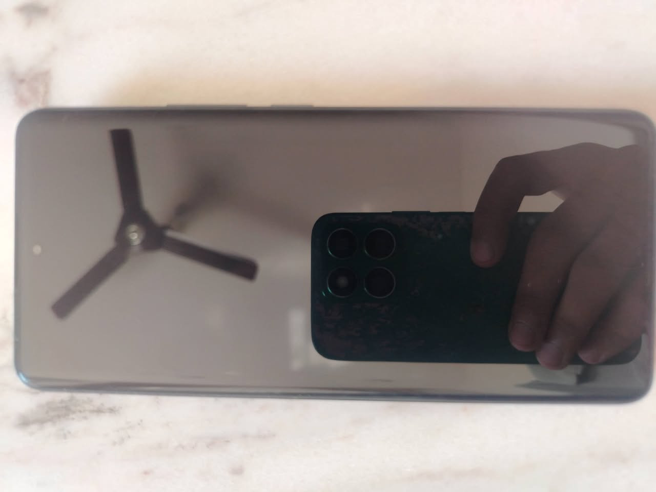للبيع تلفون Redmi Note 14 Pro+ 5G

المواصفات بالصور مثل ماموضح 

مابيه اي شي بس جامه الكامرة مكسورة وما تأثر بالتصوير 

يشحن بسرعة 120 واط 

اشتريته ب500 الف 

قيم ونزل سعرك ومانختلف مكاني كربلاء 

للعلم هذا نسخه ال512 أعلى فئة


**إذا كنت صاحب هذا الإعلان وتريد حذفه لأي سبب، رجاءا أرسل رسالة إلى الدعم الفني**