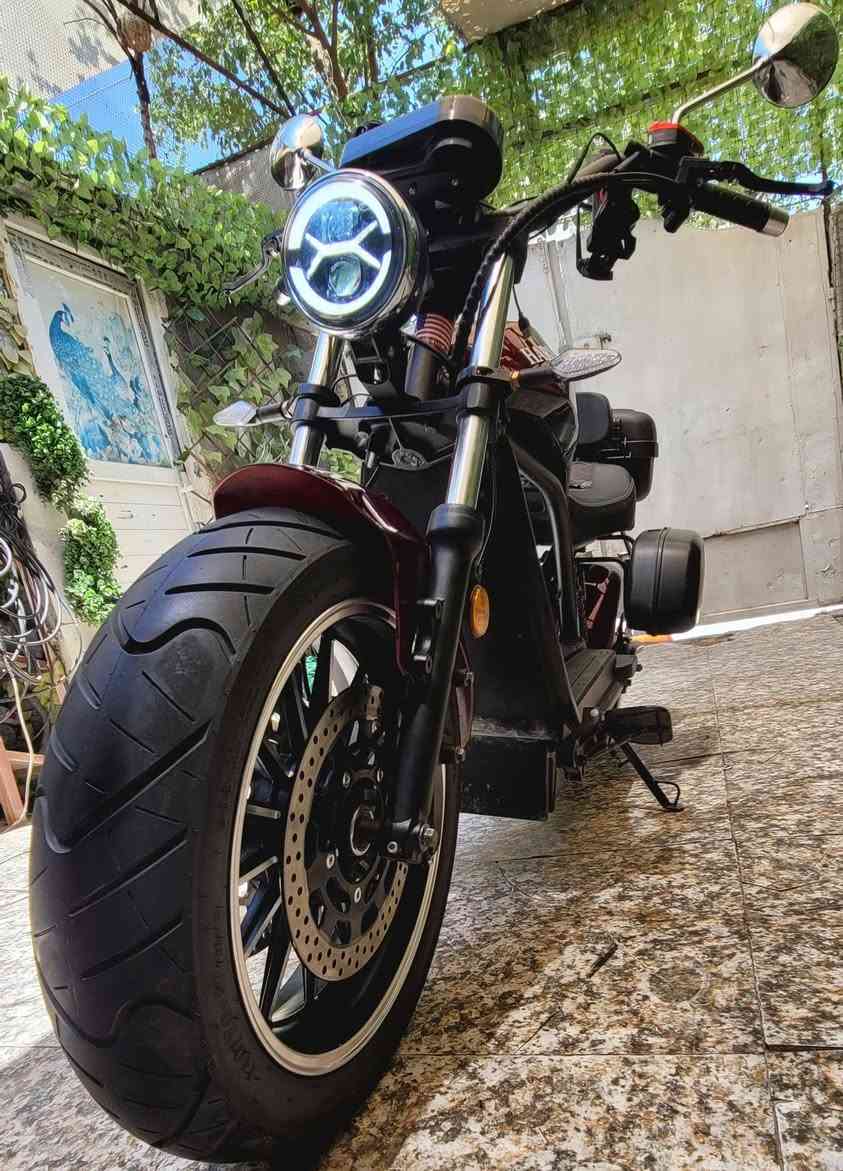 السلام عليكم...دراجه _هارلي _ HARLEY_ALARM..كهربائيه ..اخر اصدار _2026_ مستورده استيراد خاص ..بطاريه ليثيوم فوسفات الحديد._35_ امبير..سويجين وبصمتين ..تشغيل بصمه وسويج وجهاز مانع سرقه وتشغيل عن بعد..اخوان الدراجه مصممه للمسافات الطويله وليس السرعه ...تمشيك بل شحنه الواحده اكثر من 70 كيلو ..اما السرعه _60_k...القصوى ...(الي يحب السرعه ماتخدمه هيج قطعه ) وصل المعرض والعده الاصليه بل صندوق 
السعر (مليون و600) قفل وسعر نهائي...مكاني بغداد الشعب قرب محكمة الشعب الجديده على الشارع العام الشراي يتصل...***********...واتساب موجود....حياكم الله
