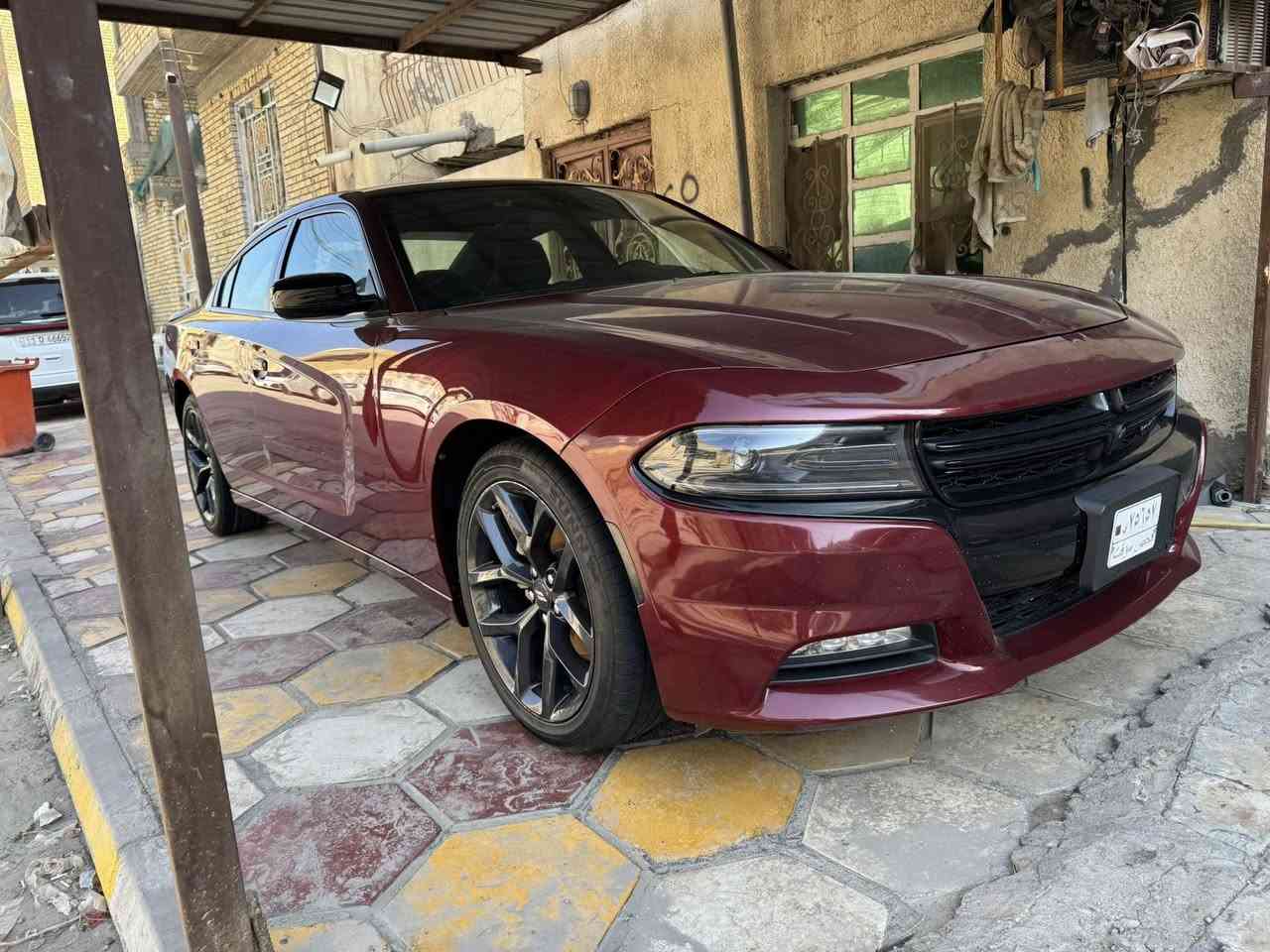 السلام عليكم جارجر موديل 23 فقط بيه بنيد تبديل بدون دواخل ماشيه 16 لون كرزي مكان السياره ناصريه مركز رقم *********** لاتصال فقط
