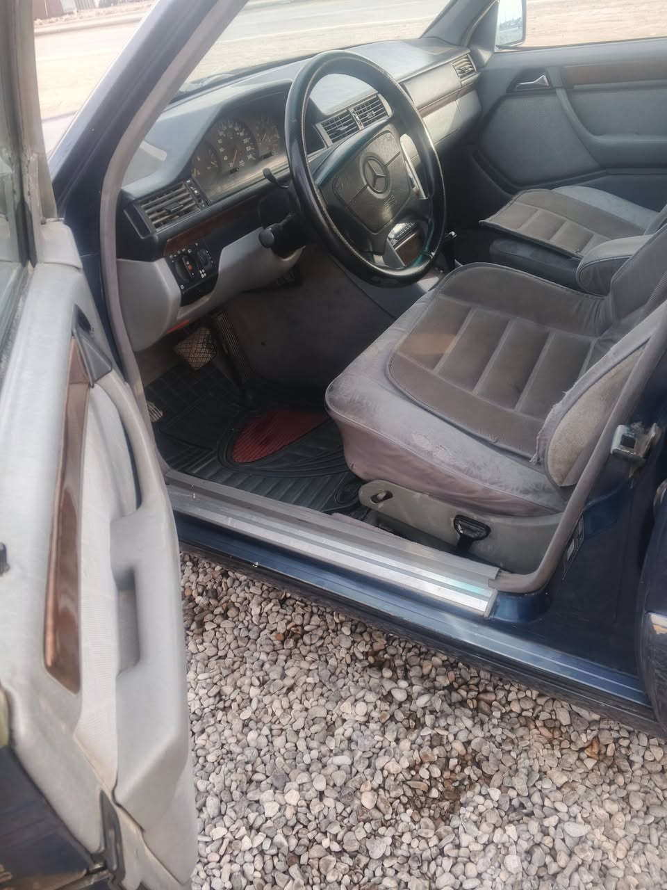 مارسيدس للبيع موديل 92 سياره جديده
بسمي استفسار أكثر ***********٣ السعر 75 بيها مجال
