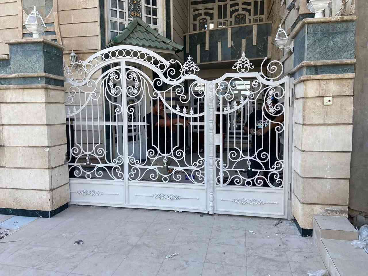 السلام عليكم  
معمل حداده الشكوري 🫵
مستعدين لكانفت اعمال الحديديه  ولصناعيه  
جاهزين لعمل الابواب السياجات وبواب البيوت الخارجيه  بادق العمل والتفاصيل وجوده عاليه منكم الطلب ومنا التنفيذ ⚒️

كل مايعجبك هو لدينا من احدث التصاميم 
موقع العمل تكريت 📍 
مستعدون لخدمت جميع المحافظات
للستفسار 
***********☎️
***********📞
