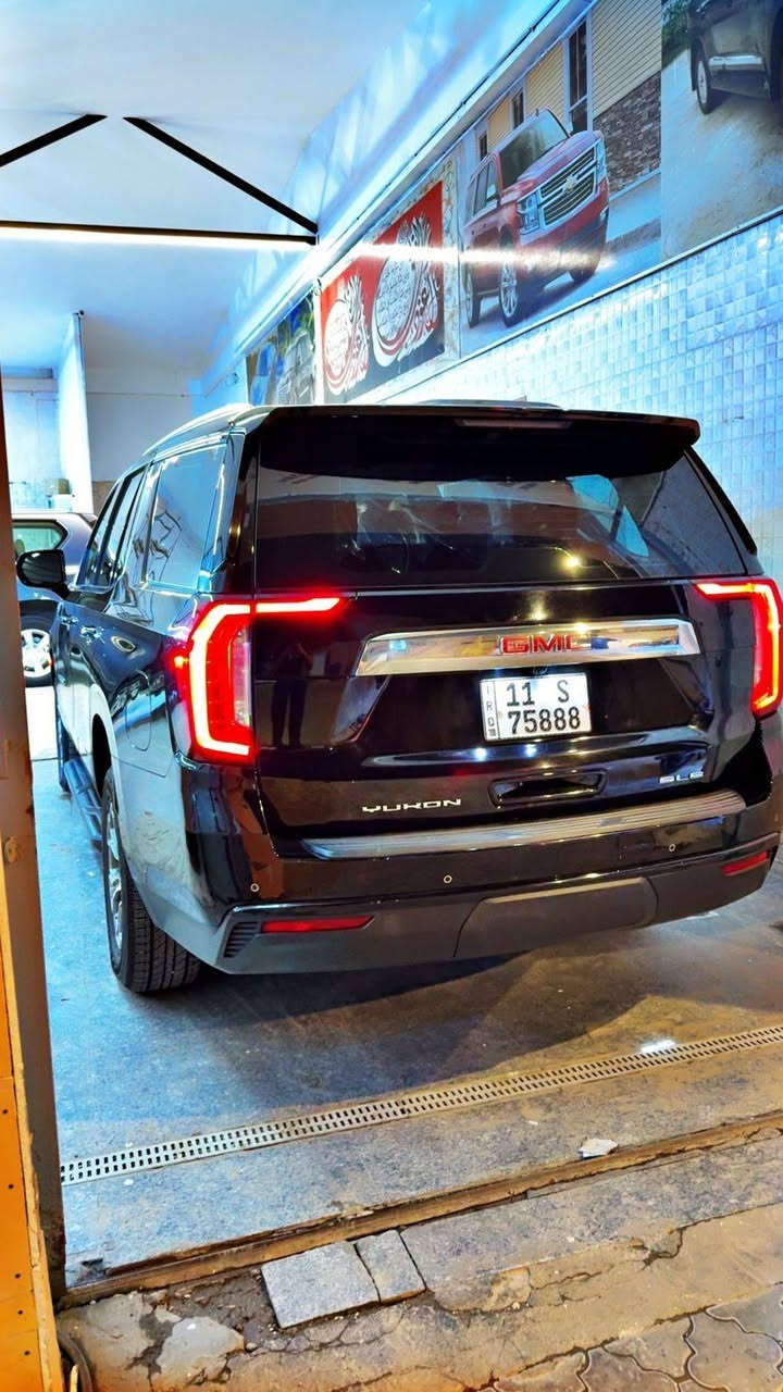 سلام عليكم جمسي يوكنSLE المديل ٢٠٢٣ كفاله مغلف نانو  بيه مكانين بارد بسيط ماشيه ٩٥ الف السياره خليجيه مكانه بالبصره رقم بغداد بسمي تحويل مباشر السعر ٤٧٠ بيع او مراوس ***********
