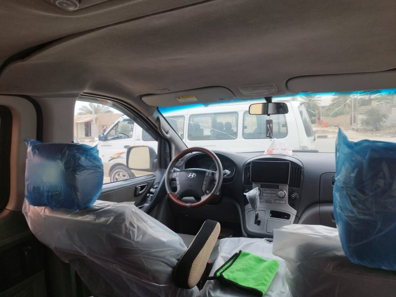 ستاركس 2009 مكفوله كفاله عامه عدا شامله خلفي مصبوغ وشويه بباب سلايت فول مواصفاتك اوتوماتيك 
***********
