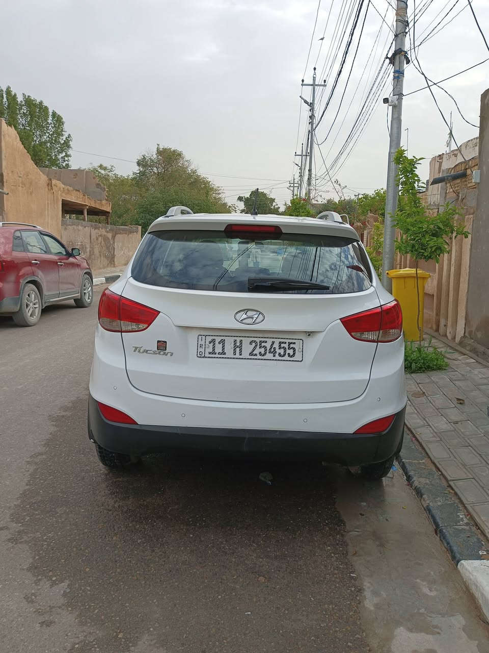 توسان ابيض خليجي 2015
مكفولة من الصبغ بيها بارد 
شبر بالبنيد وبارد خط بالجنطة 
ماشية 144السعر 162$قابل للتفاوض 
مكان السيارة كربلاء الحسينية
***********
