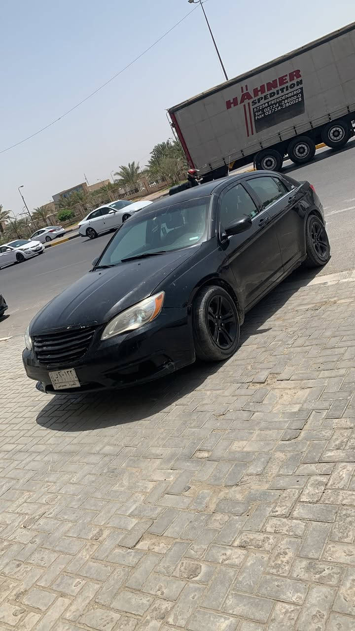 كلايسلر //C200مديل 2014تبريد بدي بحاله جيدة ضربتها من امريكا جاملق الايمن ودعامية ضربه خفيفة محرك كير جيد جدا نقصها حدادة اماميه فقط تبريد تخم تاير جديد السيارةتحويل ثاني يوم سعرها 67$مجالها  قليل  للشراي فقط  للتواصل ***********

