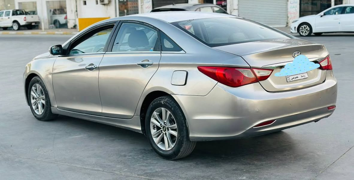 سوناتا خليجيه 
موديل 2010
حجم المحرك 2400
السعر 83
صبغ عام اثر جراد بدون حادث 
وناشر فديو قل ما تنصبغ 
للاستفسار *********** بغداد, العراق
