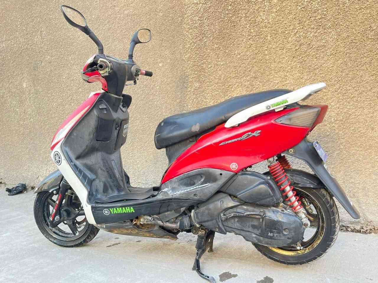 سلام عليكم  سكنس نثيه بلاديه
دراجة شلعه معدل كهربائيات
 كلهه شغاله بلاديه أي نقص مابيهة
جيب فيتر وتعال افحص
العنوان بغداد مدينه الصدر  
قرب مستشفى الشهيد الصدر
للأ ستفسار : ***********
