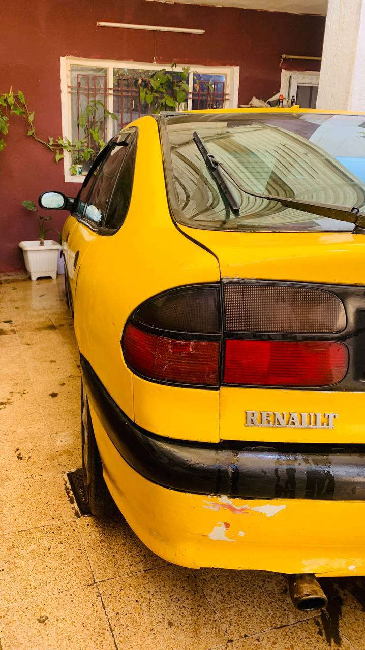 السلام عليكم رينو تكسي لوكانه للبيع 
كوبون بانزين بيها 
سنويه صاقطه من 2019 السعر 25 ورقه وبيها مجال بسيط حك جيتك 
الصاحب الشرعي موجود وكاله و تحويل جاهز 
مكينه وكير شرط كير جديد مبدل 
موديل السيارة 1994 
عليها هيئه 300 الف تنزل من سعرها 
السيارة ويل كب جامعات كهرب طخم جديد 
سيارة جاهزه مال شغل 
السيارة ترهم بيع و مراوس شعندك نزل 
رقم الهاتف: ***********
