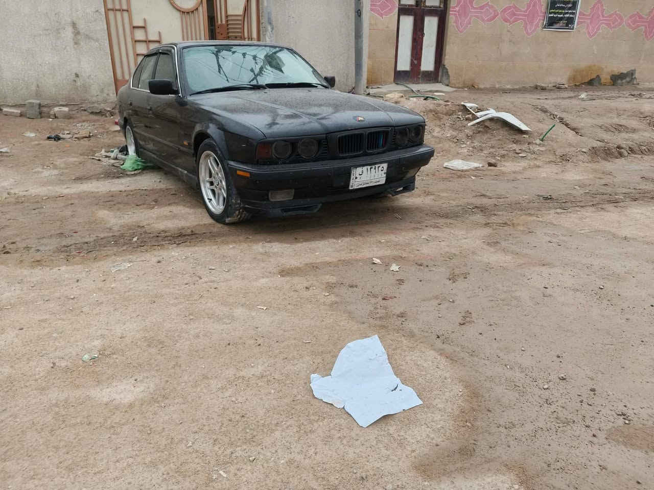 سلام عليكم
للبيع بي ام 525 مسكر
كير عادي
مكينة وكير كفالة عامة
غرفة جديدة
حدادية جديدة هستوني شادهة
رقم نجف سنوية نافذة صارلها 4سنوات تريد تحويل تريد وكالة 
السعر 42ورقة وبيهة مجال
مكان السياره ناصرية مركز 
الاتصال ***********
