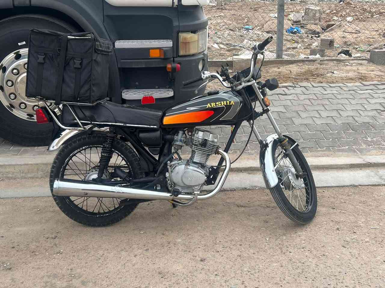 سلام عليكم دراجة نضيفة مكينه نضيفة امجفته نامة ادوات سعرها 550
رقم ***********
