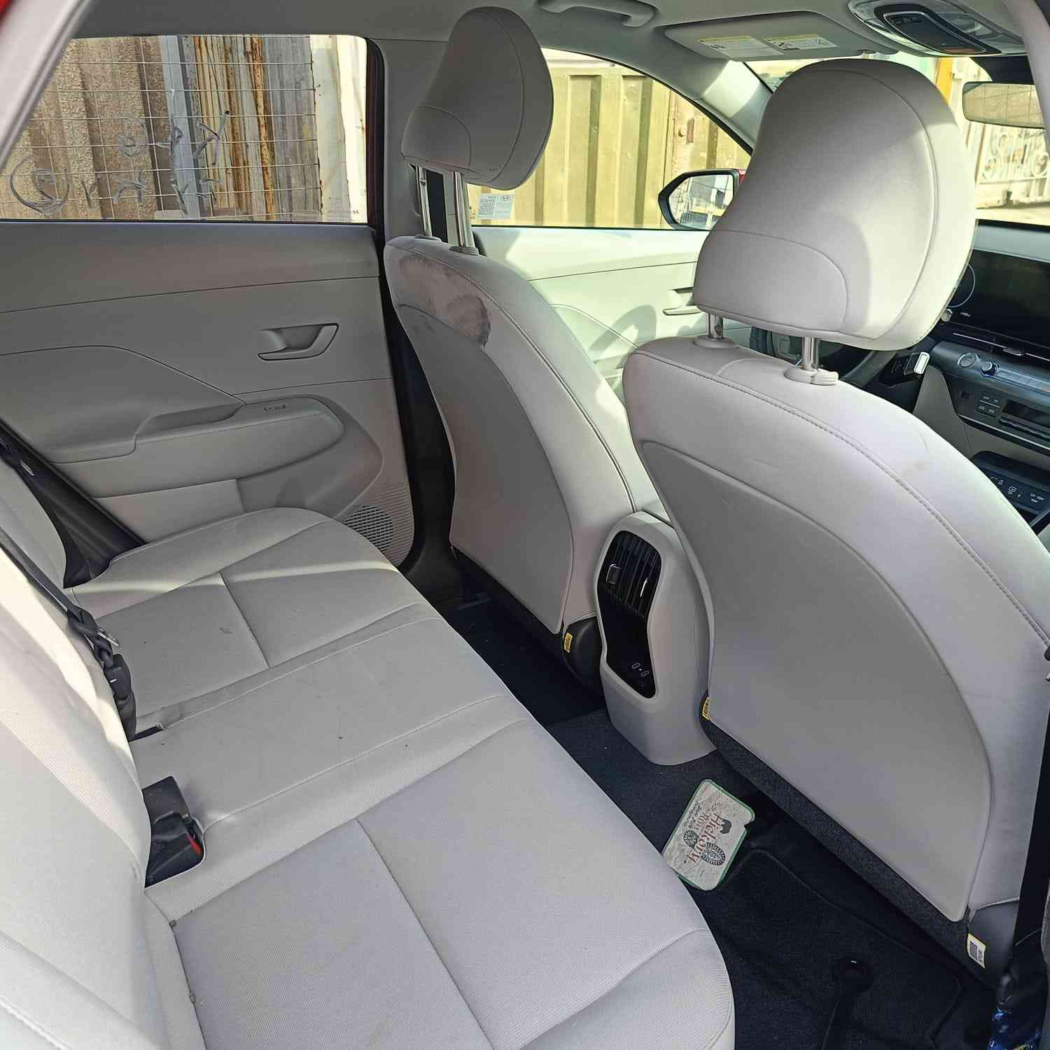 السلام عليكم
كونا 2024 الشكل الجديد
فوول مواصفات عدا الفتحة
شاشة متصل بصمة كير تعليك
باقي هواي مواصفات المعروفة
حادثهه قبق الجنطة فقط ونفسة مصلح
محرك 2000 دوش
وصور الحادث مرفقة
بدون لوحات
دخول جديد البارحة دخلت ارقام فحص
تترقم اي محافظة عدا الاقليم 
بيع فقط مااراوس 
المكان بغداد البياع
السعر 165
***********
