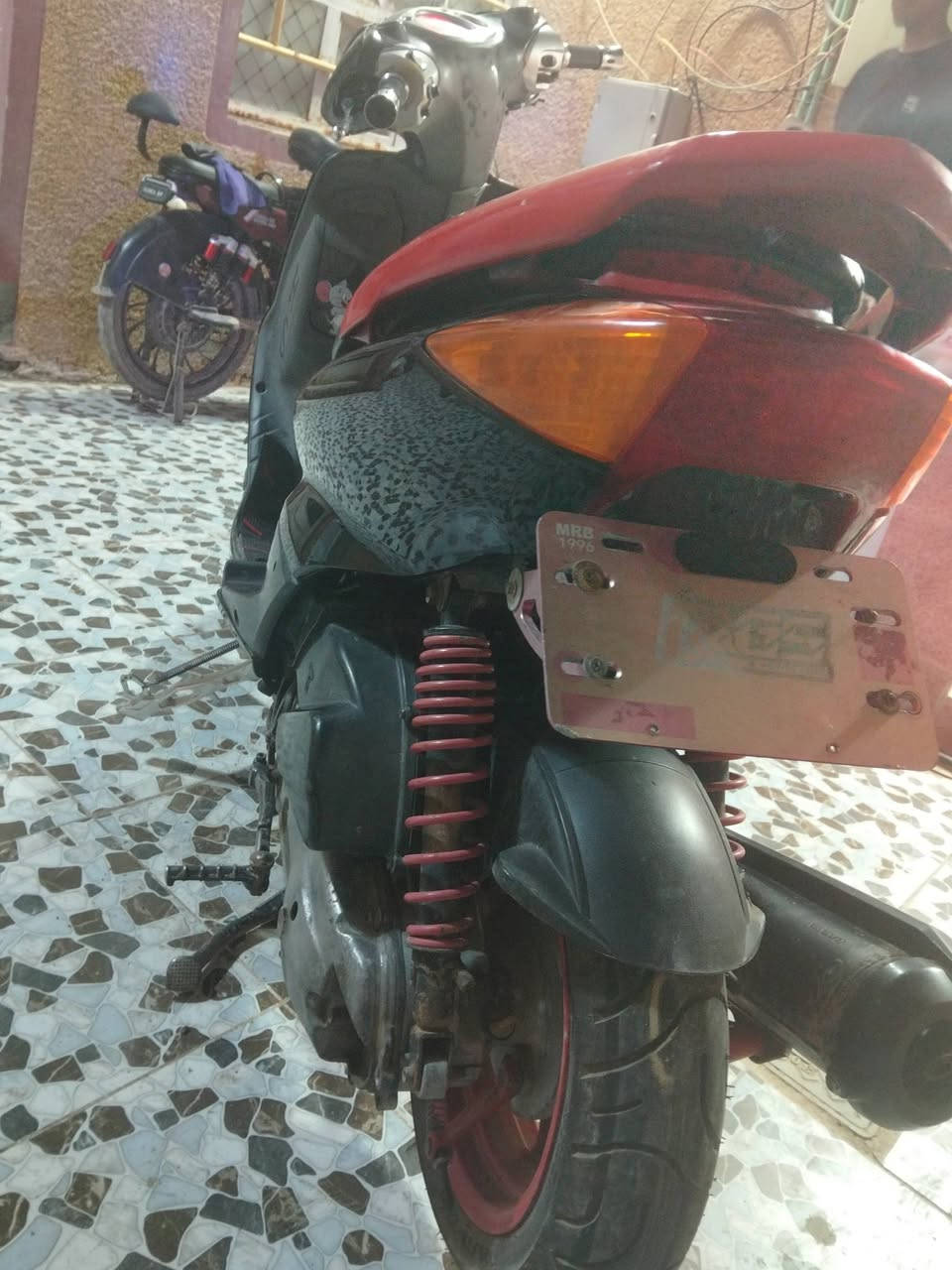 السلام عليكم سكنس نثيه للبيع مابيهة اي نقص الدراجه مفوله تزويد داخل و خارج الدراجه كلش نضيفه شوفت عينك بوشه 63 استاند رياضي سكليتر وقبضات بريك رياضي قطرة ودشبول كله رياضي العنوان ديالى بعقوبة السعر 475 وبيها مجال للشراي للتواصل ***********
