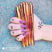 قلم ايلاينر • ذهبي • ضد الماء