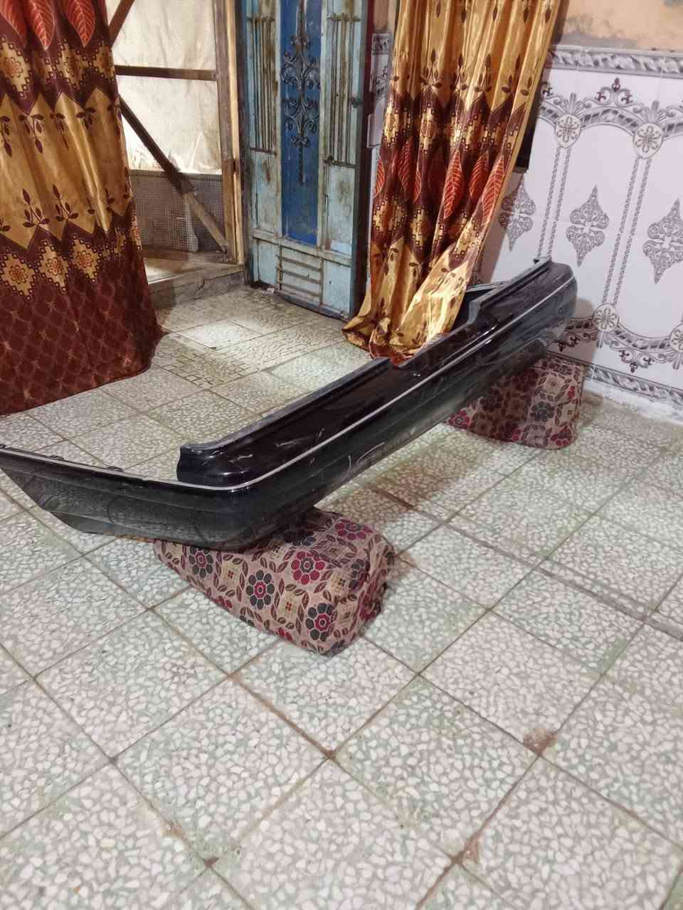 سلام وعليكم غراض حاويه دشبول يسره بلاد دعاميات راس ثور خلفي وامامي كرستال يوجد تخومه حاويه راس ثور فلات ويوجد اربع بيبان تكم نيلي يوجد غراض جنون تعزيله محل بانواعهه مكان البصره رقم ***********
