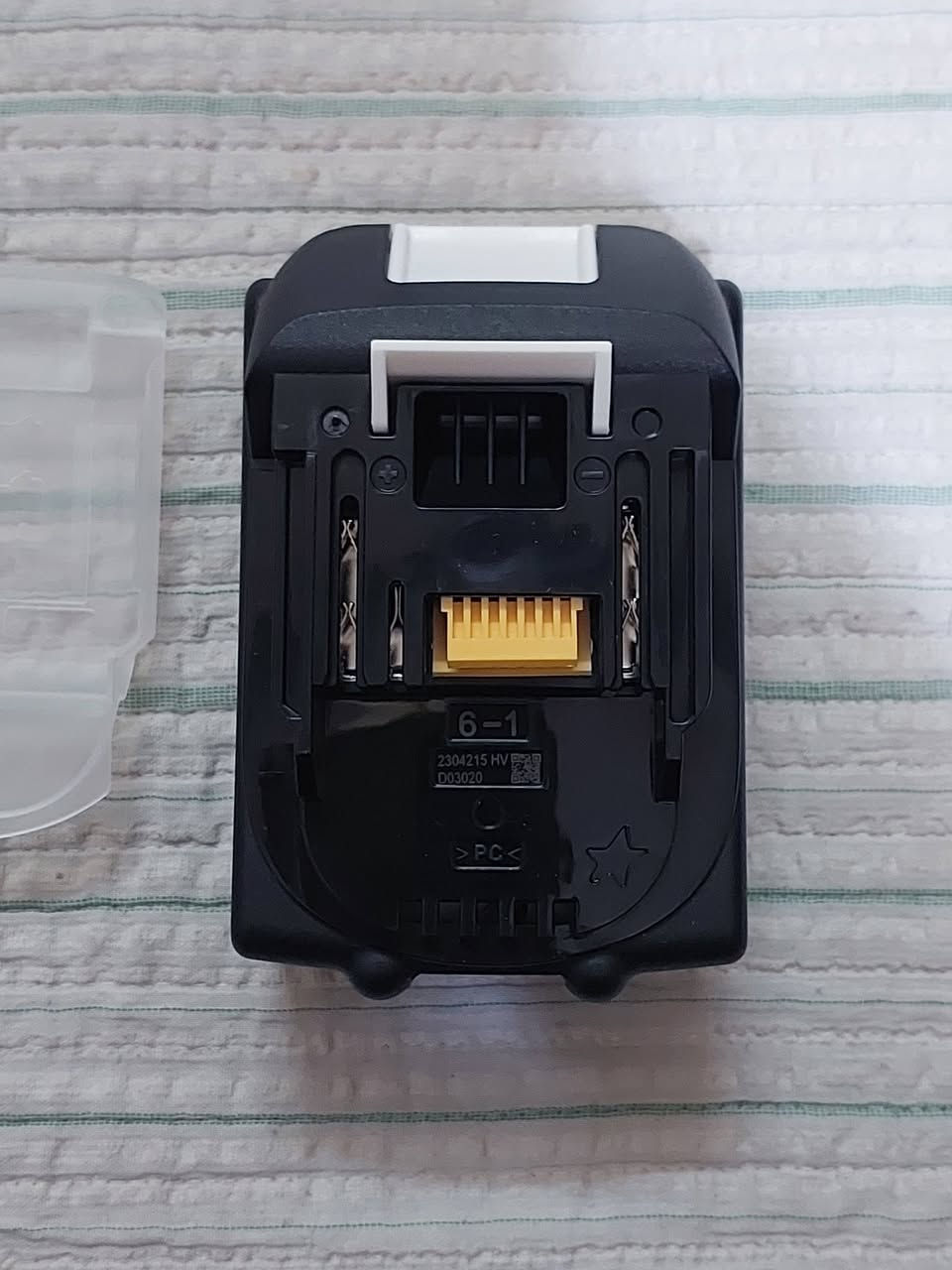 سلام عليكم 
للبيع بطاريات ماكيتا 18 فولت 3 قطع 6 امبير وقطعة وحدة 5 امبير جديد ما مستخدم انطونة بيهن سعر وبلعافية على الياخذهن توصيل موجود


**إذا كنت صاحب هذا الإعلان وتريد حذفه لأي سبب، رجاءا أرسل رسالة إلى الدعم الفني**