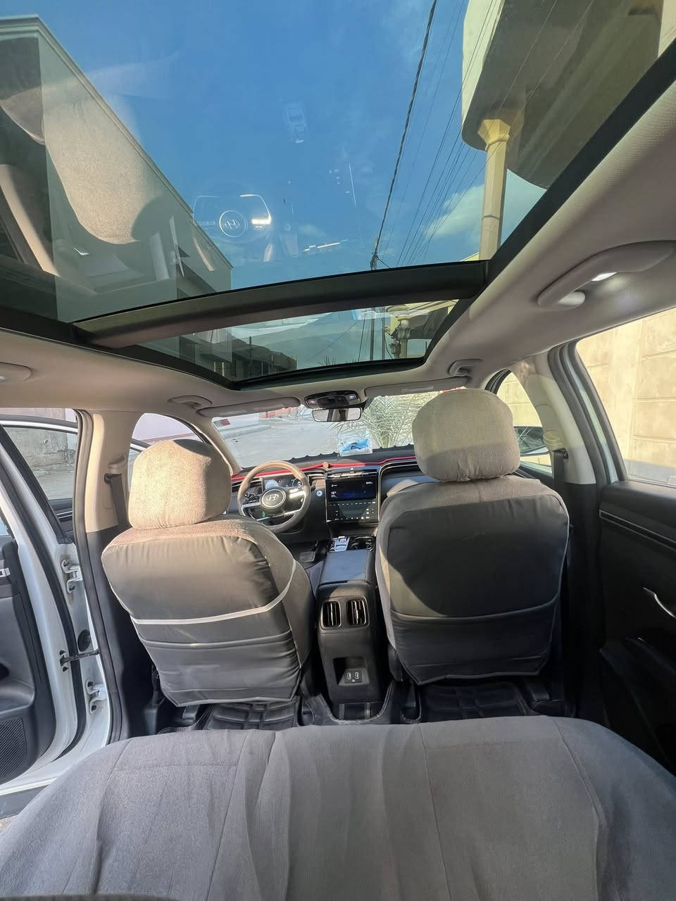 توسان امريكي 2022
مواصفات خاصه 1/1 VIP
اعلى فئة بموديل 2022 
1- بصمه + بصمه ابواب لمس
2- بانوراما 
3-كيج الكتروني متغير 
4- ( كاميرات عدد 5 ) 
5-كير دكمه 
6-نقط عمياء
7-رادارات امامي خلفي جانبي
8-قيادة الية 
9- تتقدم للامام وللخلف بالبصمه
10- سايد بريك بصمه
11-كشنات جلد 
12-كشنات كهرباء
13-كشنات خزن ميموري
14-كشنات تبريد وتدفئه امامي خلفي وتدفئه استيرن
15-بك لايت لد
16- لايت لد + زينون
17- شاشة كبيرة لمس
18- تثبيت سرعة
19- من تفتح اشارة يمين او يسار يتحول الكيج كامره
20- شارة جانبيه
21- ويل كب كبير كروم
22-تحديد مسار 
23-صندوق كهربائي
24- فول تحكمات ستيرن
25-تبريد لمس
26- السماعات شركة BOSE
26- شحن وايرلس
27-نظام gps خرائط
28- شفتات كير ب ستيرن
29- حساسات امامي 6 و خلفي 6
30 - تشغيل عن بعد 
31 - اوتو بارك 
32 - المرايه الوسطيه (اوتو دم ) يعني الي وراك مشغل عالي المرايه اوتماتيكي اصير سوده 
33 - مود ادرايف ( اقتصادي - سمارت - سوبر ).
35 - نظام نزول منحدرات 
36 - نظام اضاءه داخليه لدات متغير الالوان ( الون الي تريده موجود )
37 - نظام التبريد دفيوز تبريد من كل الجهات 
38 - تبريد قطعتين امامي خلفي 
39 - الداخل لون اسود
40 - شاشه بيه ابل كار بلي 
‏41 - AUTO HOLD
42 -ماشية 36 الف 
43 - رقم قادسية مشروع وطني باسمي ( السيارة اني كاصها من امريكا يعني ما مشتريها من العراق ) 
43 - حادثها تبديل راديتر ودعامية وتكحيل شبر من البنيد فقط 
44 - سيارة مال بيت نظيفة 
45 - السعر 220 $ وبيها مجال حگ الجية 

للتواصل ***********
