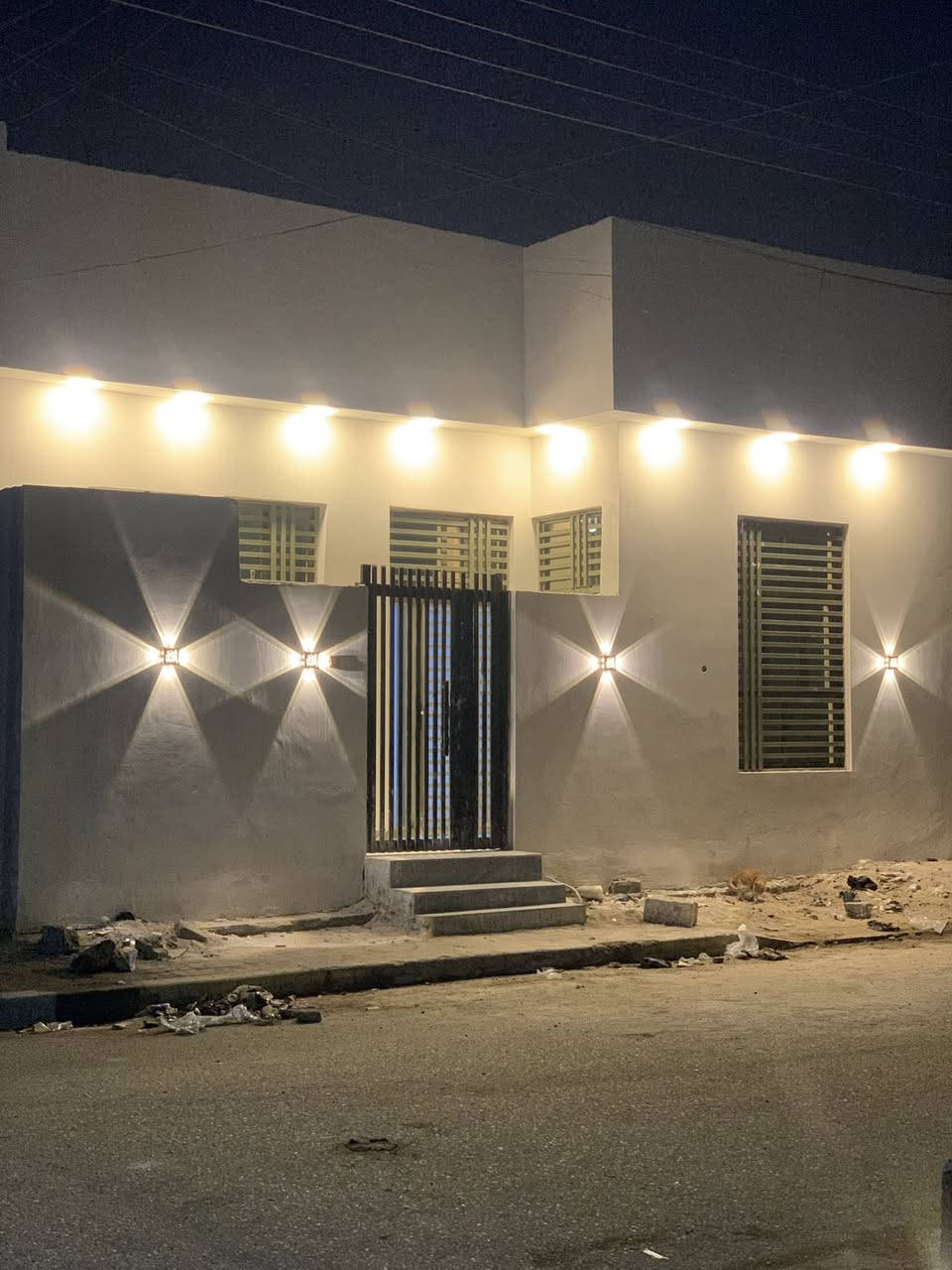 بسم الله الرحمن الرحيم
نصف بيت للبيع في دور الشرطه مقاطعه 76  
ركن وجهين ١٠٠متر ١٠في١٠ مربع 
بيت جديد ٢٠٢٦ طابو صرف يتحول بأسم المشتري ثاني يوم بيت محد ساكن بي يتكاتب ويستلم المفتاح 
السعر المطلوب ١٣٠قابل للتفاوض 
للاستفسار اكثر الاتصال على الرقم ادناه
***********
