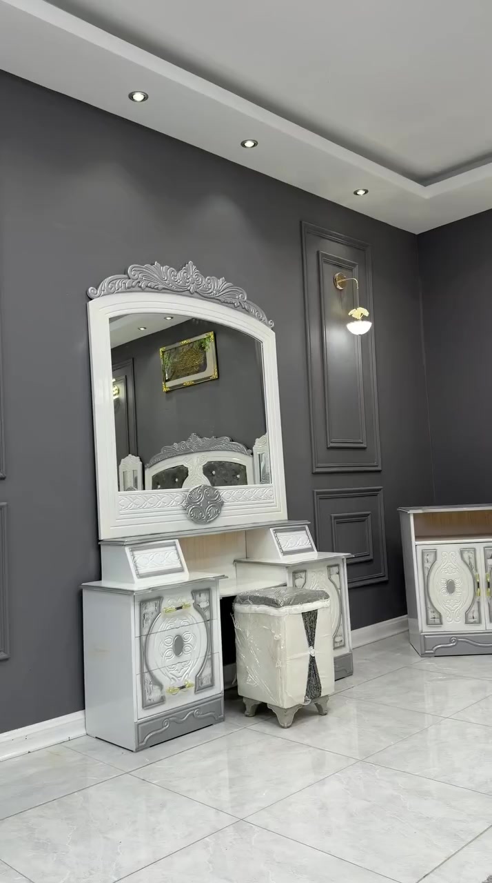 السعر // مليون فقط 😍
🔅تفاصيل الغرفة المرمري  ....

 خارج ٤ملم ام دي اف 🔺
وداخل صاج ٣ملم 
صبغ حراري  درجة اولى 

عدد القطع  ٧ قطع 😍
🔺1 //جرباية  قياس  ١٦٠ × ٢٠٠ 
🔺//ميز جانبي ايسر قياس ٥٠
🔺2// وميز  جانبي  قياس ٥٠
🔺3// زاوية ارتفاع مترين عرض ٨٠
🔺4// وميز بلازمه  
🔺5//وميز مراية ارتفاع مترين عرض ١٢٠
🔺6// وكنتور ٦ باب  ارتفاع مترين و١٥ طول ٣ متر و١٥

القطعه الثامنة حسب الطلب شازلون
سعرها ٥٠ الف ❤️

(توصيل مجاني مركز بغداد )
التوصيل يشمل الشد مجاني 🔥
(اطراف ٥٠)
باقي المحافضات حسب البعد
شازلون سعرها ٥٠ الف
شازلون مخزن ٧٥ الف


**إذا كنت صاحب هذا الإعلان وتريد حذفه لأي سبب، رجاءا أرسل رسالة إلى الدعم الفني**