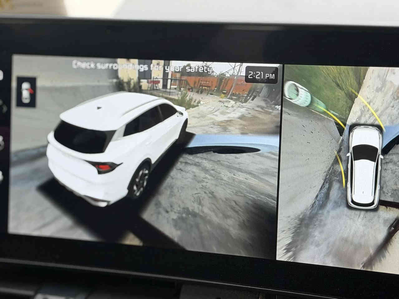 سبورتج موديل 2023 فئه برستيج محرك 2500 اعله فئه بل برستيج حادث فقط قبق جنطه موضح بصور 
***********
حادث قيق جنطه وشويه بجاملغ لخلفي فقط 
سعر (235) بيه مجال سياره بسمي تحويل ثاني يوم 

المواصفات
1بانوراما
2 بصمه ابواب وتشغيل وصندوق
3 جنطه كهرباء
4 شاشه كبيره ايباد عل طول دشبول 
5لدات نهاري هيلوجين
6كراسي جلد
7كراسي كهرباء 
8تحكمات فول 
9مرايه داخليه عاكسه للضوء وبيها بوصله
10 ترحيب عند الاقتراب
11شاحن واير ليس
12هند بريك بصمه
13اوتو هولد
14 كامرا دوراه
15تدفئه كشنات
16حساس خلفي
17 انضمة قيادة سبورت ايكو نورمل
18 ستيرن تدفئه 
19كشنات كلهن مخارج شحن
20 سستم صوت 
21 محرك 2500
22 جي بي اس 
23 تبريد قطعتين ثلج منفصل
24 حساس لايت واطارات
25شاشه صغيره لعرض لعطلات
26 تبريد شاشه لمس 
27ويل كب 19 مع تخم تاير مشلن
28رادار امامي وكاميرا تحديد مسار
29 رادارات خلفيه نقطه عمياء
30  اشاير مري
31فور ويل 4x4
32 تشغيل عن بعد

وبعد هواي مواصفات ماتحضرتي وبل عافيه عل مشتري واسف عل اطاله اضن كلشي واضح وكلشي مكتوب
