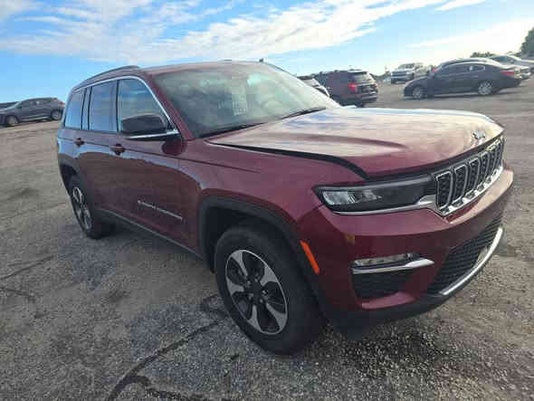 2024 JEEP  GRAND CHEROKEE 4XE
هايبرد كلين تايتل بدون ايرباك شغالة وتمشي السيارة بعمان معرض الكرخي أسبوع  توصل إن شاء الله 
السعر 34000 $ واصل بغداد رقم مجاني من المرور ***********
