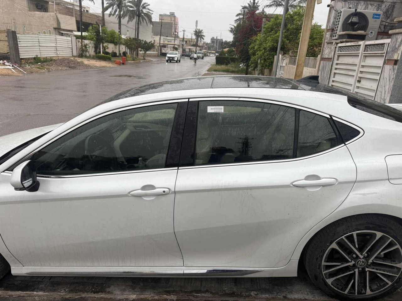 تويوتا كامريGLE   2025 ♻️
‏Toyota Camre   HEV 2025 ♻️هايبرد
عداد المسافه km
17 الف
بلد المنشأ : خليجي SAS تحت الضمان
سعة المحرك 2,5L هجين
مقاعد كهرباء
شاحن موبايل اصلي (وايرلس)
رادارات جانبيه
لد امامي ليلي ونهاري
لايت زينون LED + بك لايت LED
اشاره مرايه
مفتاح التشغيل بصمة + دخول ذكي +صندوك بصمه
شاشه الحجم الكبير
أوضاع القيادة  Drive Mode
حساسات ضغط اطارات
تبريد شاشة مناخين منفصلين
قطعتين تبريد
هاند بريك كهرباء
كروس سرعه
‏ Auto Hold  أوتو هولد 🚘
انظمه القياده :سبورت ،نورمال،eco
فقط بارد  بسيط بالجاملغ الخلفي وحافه الباب وموضع بالصوره
والباب الاماميه شخط بسيط
السعر 30,000$
الموقع بغداد حي الجامعه
رقم الهاتف ***********
