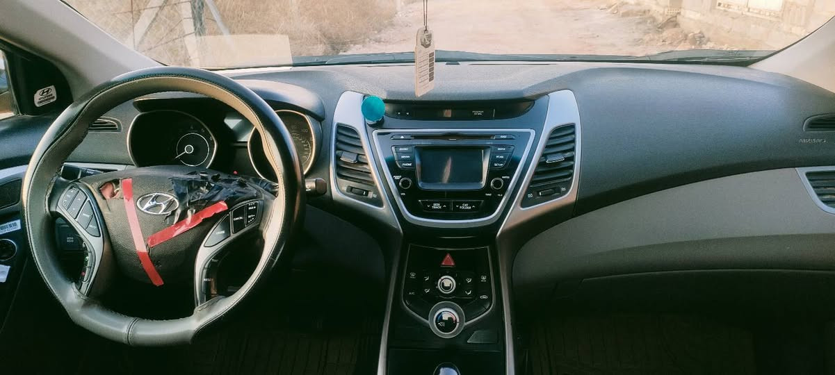 السلام عليكم النترا 2016 للبيع بأسمي رقم بغداد انگليزي 
وارد امريكي تبديل بنيد بدون دواخل  بيه بارد بالباب الخلفي مكينة 1800دوش  
السعر 115وبيه مجال قليل 
المكان كربلاء /طويريج
***********
