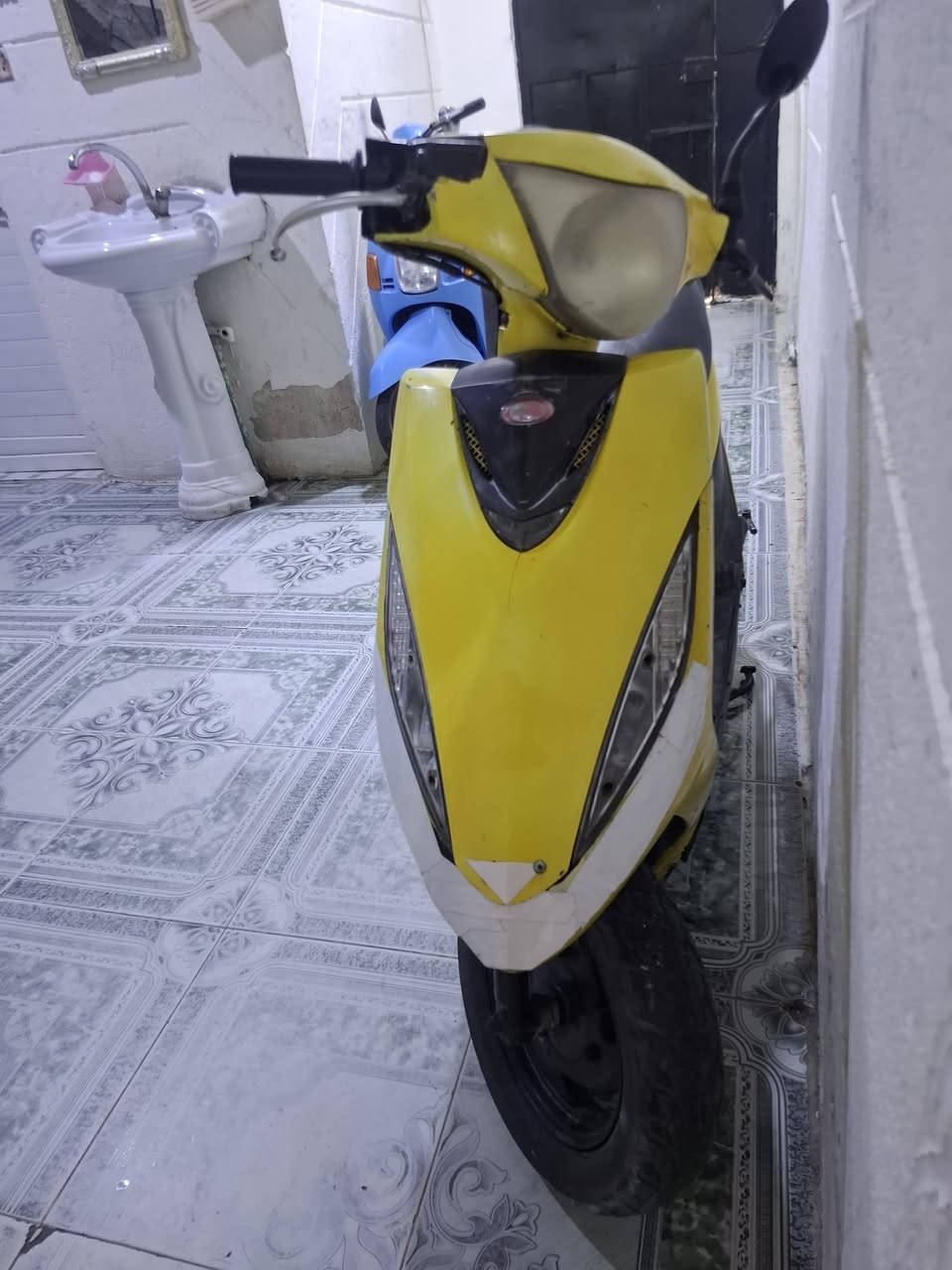 دراجه ناريه نضيفه لبيع سعره ٢٥٠ استفسار ***********
