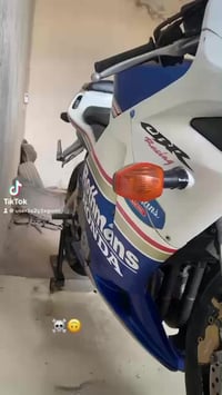 هوندا CBR • مكفول • تايرات جدد