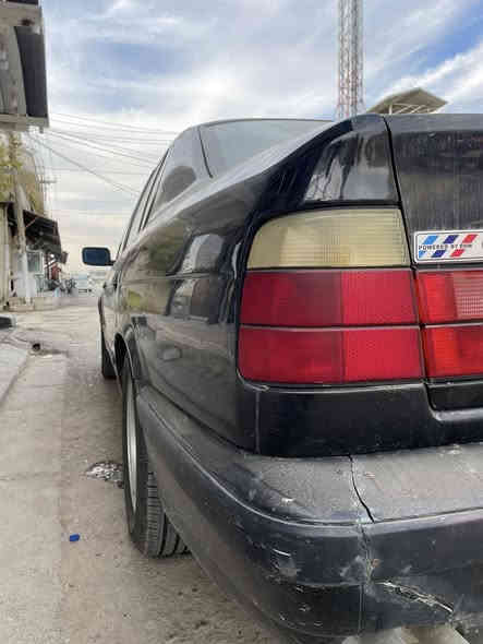 bmaw 525 گیر عادی
١٩٩٠ دوجام کارەبا 
سلاید ڕەقەم هەولیر  بەشەرتی بەناو کردن  بەسەر جوە سەنەوی 
گیرومەکینەی بەشەرت 
سالۆنسای تازەی لەسەرە تایەی تازەی بۆ بەستراوە  پانکەی کراوە بە کارەبای 
سەیارەکە مالی دۆستە 
تکایە گەر مشتەری نیت سەری خۆتو منیش مە هیشینە
سعری  (٤١) گەلاو معامەلەیەکی زۆرکەم  
ناونیشان ـ بازیان 
***********
