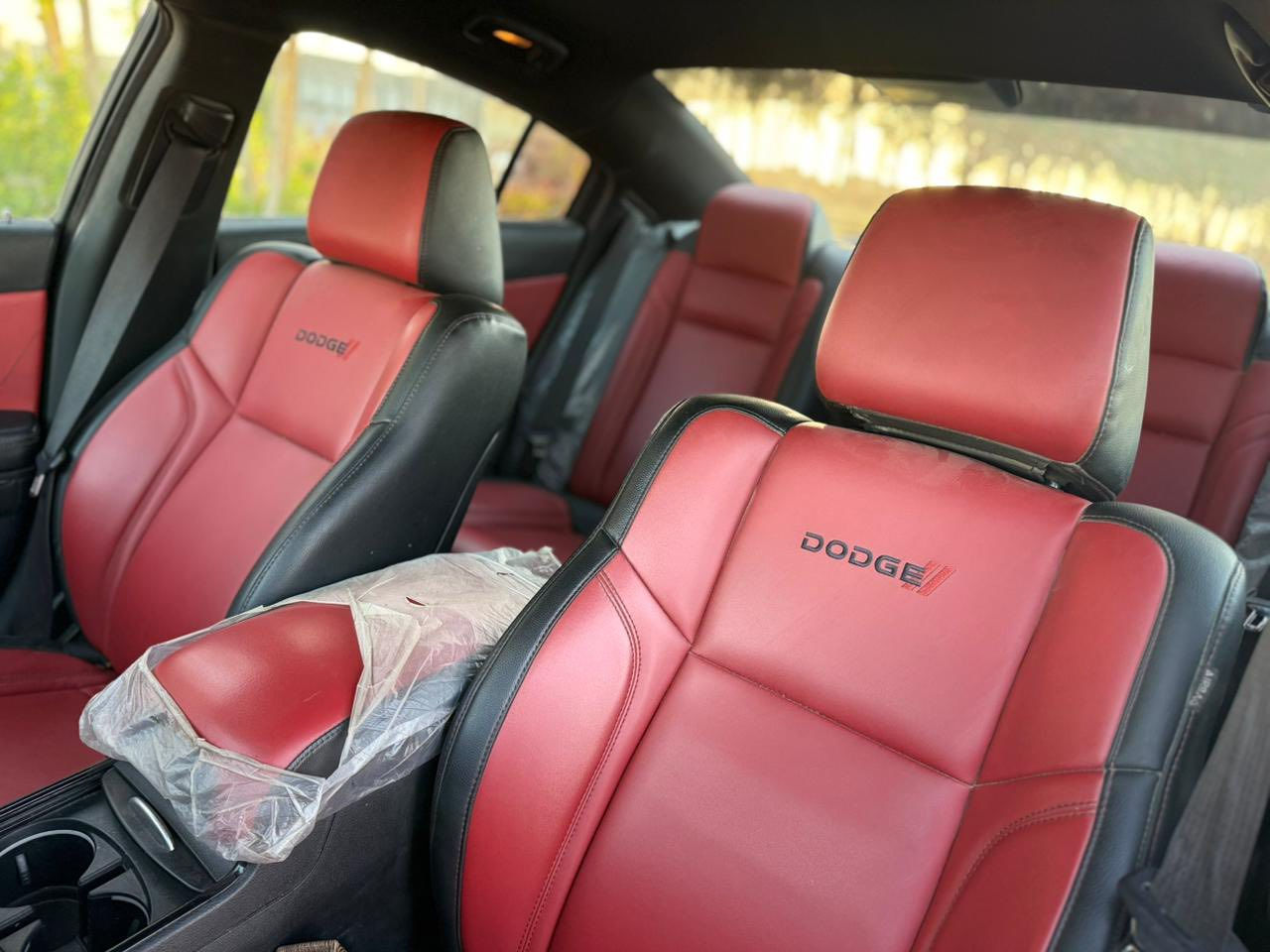 السلام عليكم 
جارجر ١٩ للبيع فقط 
السياره حادثها بل منشور و بيها سونار هم بل منشور 
السياره بيها صدر جديد و تخم تاير جديد 
السيار فور ويل عارضها ١٧٠ $
***********
