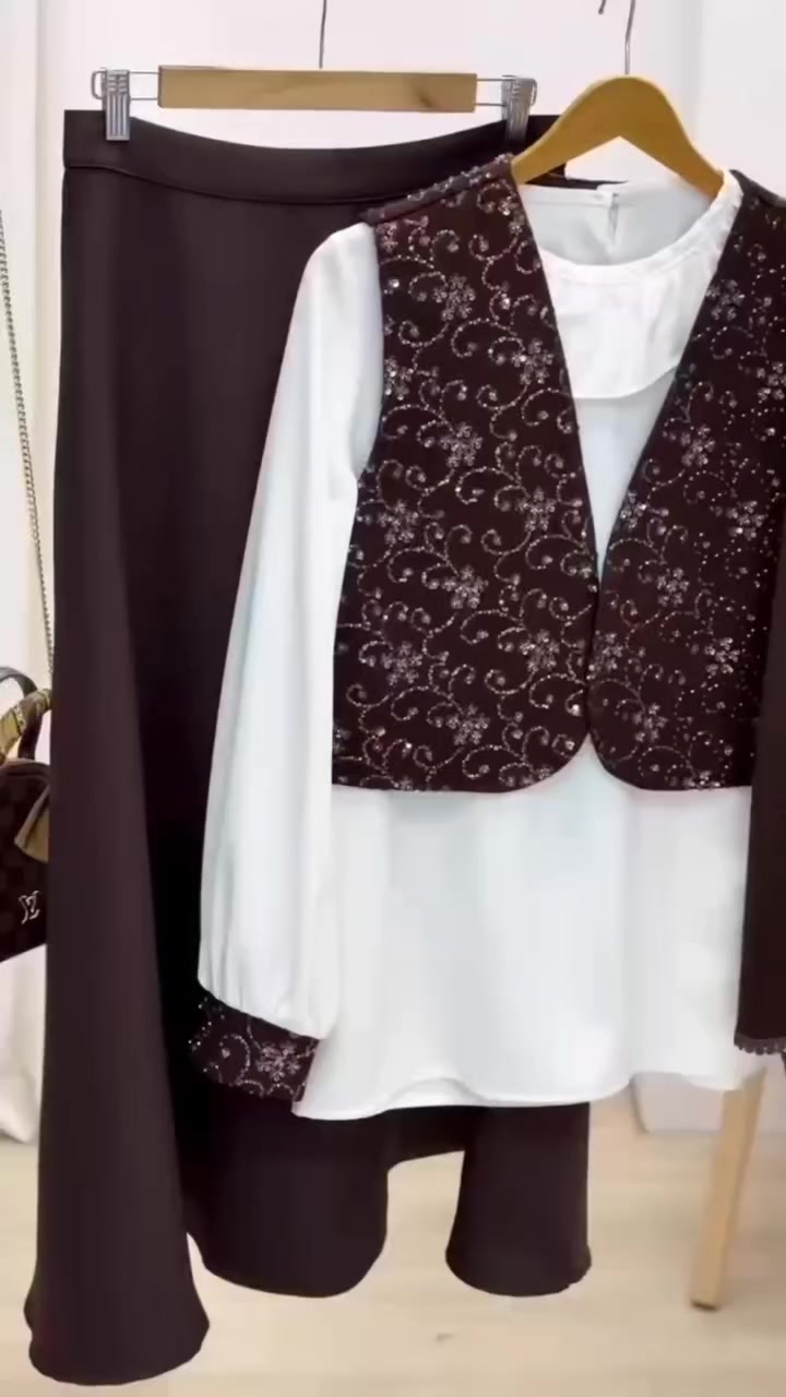 طقم 3 قطع كولتي عالي✨

الخامه قميص تنوره ويلك دابل

القياسات 38 40 42 44 46 48 ✨
موديلات عصرية 👗
أسعار مناسبة 💜
ملابس للمحجبات 🧕🧕
توصيل لكل العراق 🚚
📩 للحجز راسلونا خاص
ودعمكم للصفحة يسعدنا ❤️
#ريمال #ملابس_نسائية #توصيل_لكل_العراق

##ملابس ##ملابس_نسائيه


**إذا كنت صاحب هذا الإعلان وتريد حذفه لأي سبب، رجاءا أرسل رسالة إلى الدعم الفني**