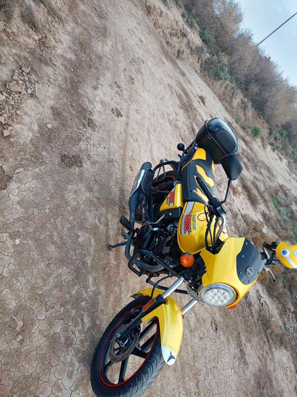 السلام عليكم دايوان 23 للبيع كلشي شغال محرك 200... الاتصال***********.....مكاني نعمانيه
