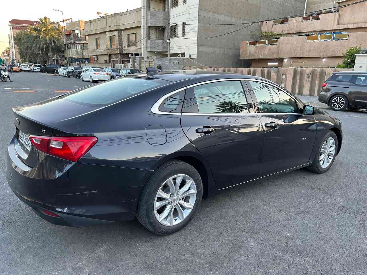 ماليبو وارد امريكي
موديل 2023 ماشيه 35 الف ميل 
بأسم شركه تريد تحويل تريد وكاله 

المواصفات LT
♦️ بصمه ابواب + جنطه
♦️ تشغيل عن بعد 
♦️رادار امامي
♦️ قياده ذاتيه 
♦️ تحديد مسار 
♦️محرك 1500 توربو ✈️
♦️سايد بريك بصمه
♦️مانع انزلاق
♦️لدات اماميه نهاري 
♦️اوتو بريك /توقف ذاتي عند الاقتراب 🚳
♦️كشنات تدفئه + كهرباء ⚡️ 
♦️تبريد مناخين منفصل SYNC
♦️تبريد قطعتين امامي خلفي بيانو 
♦️شاشه كبيره تدعم 📲Android Auto/car play
♦️خرائط Gps📌
♦️كامره خلفيه دواره  📷 
♦️كروز مثبت سرعه
♦️شاشة ضبط واعطال بل دشبول
♦️منافذ USP/ 12V /Tip C
♦️مانع انزلاق ⛔️
♦️حساس اطارات
♦️4 دسك/ Abs
♦️السياره ماشالله جاهزه من جميع النواحي  
♦️اطفاء ذاتي عن التوقف 
♦️ ويل كب  17
♦️تحكمات جهتين 
     مانع تصادم 
    الجام الامامي اوتو

  حادث امريكا دعاميه اماميه وطاك ايرباك دركه ورجل  

وبالعراق نطخت نفس المكان ونصبغ البنيد والجاملغ وربع الباب وطك ايرباك دشبول والتكم (بس ايرباك الكشنات سليمات )
لا لغد لاشاصي لا دواخل وصور الحادث والسونار بالمنشور 
 
كير محرك شاصي اللغد تبريد صدر  كله مكفول 

للاستفسار ***********
السعر 115$ وبيها مجال كلش قليل 
العنوان بغداد الكاظميه شارع اكد
