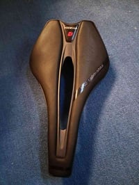 متوفر  دشلي 7 الوان 10 S مقعد كاربون فايبر   تفاصيل خاص  رقم الهاتف 07...