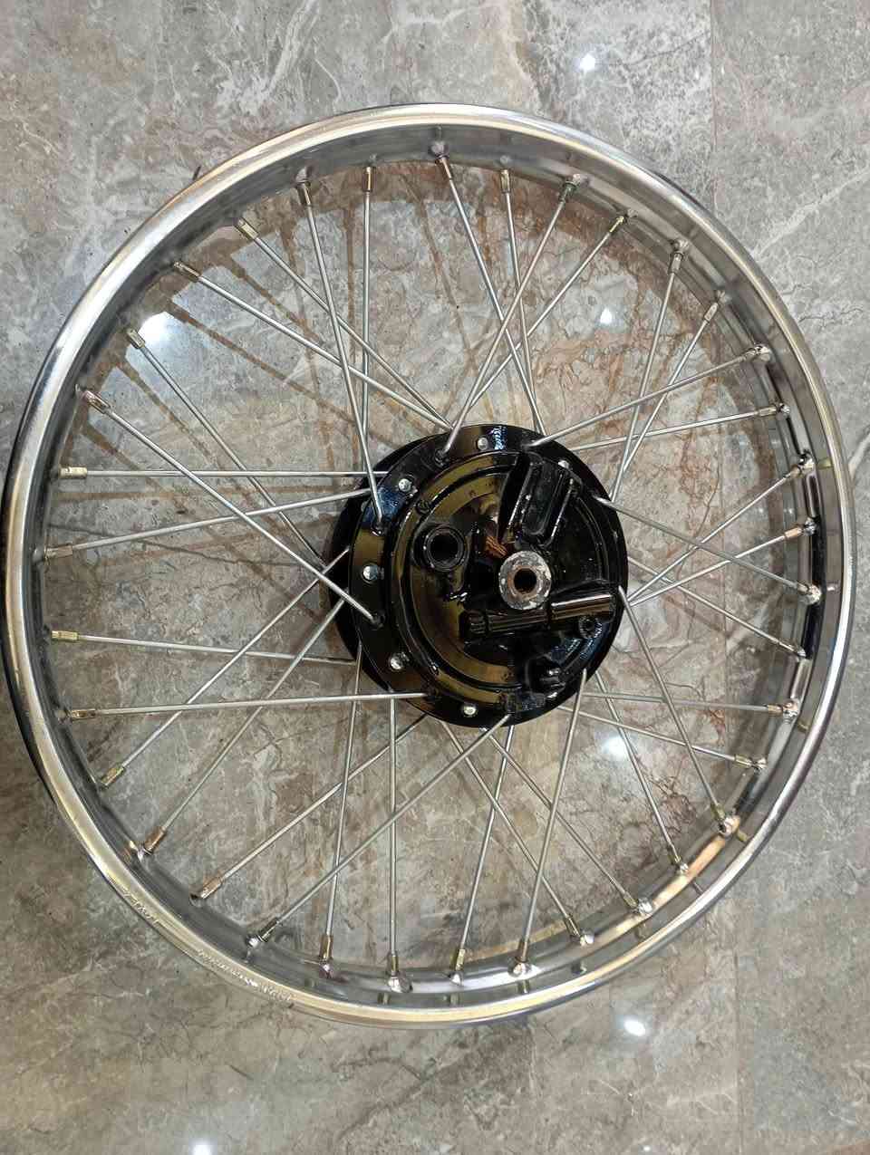 وين أهل الدراجات 4كير ويلات اصلي ايراني شرط النظافه تخم أمامي وخلفي نظافة ميه بلميه نوع الثقيل السعر 50الف ***********
