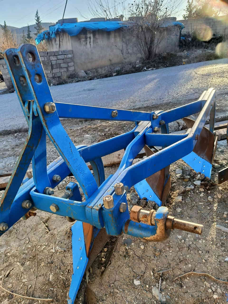 بۆفرۆشتن
گاسن تورکی 
حجم فاو
ڕەقم 10
بێ شکان بی لاحیم
بەس موسی خوارەوای لاحیم
نوکی نویا
سعری 10وڕەقو نیو محاملە
ژم***********
ژم***********
