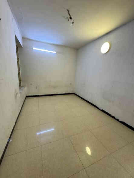 🏠 للإيجار في السيدية 🏠
🌟 شقة طابق اول فوق الارضي 

تتكون من:
💠 غرفتين نوم
💠 صالة 
💠 مطبخ
💠 خدمات صحية

💵 بدل الإيجار: 600 ألف دينار
📍 الموقع: السيدية – الخيزران (موقع مميز )

للاستفسار والاطلاع 📲
☎️ ***********
☎️

📍 مكتب الفهد للاستثمار العقاري
مقابل لحوم جويلي – السيدية

🛡️ إذا لم تناسبك هذه الشقة، لدينا مجموعة واسعة من المنازل والأراضي تناسب جميع الأذواق والميزانيات.
